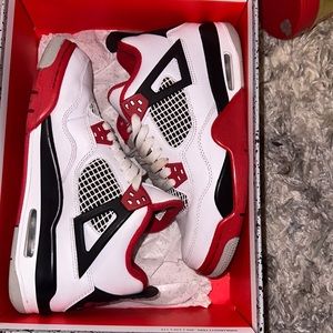 Fire red 4s worn a couple of times size 6 great condition